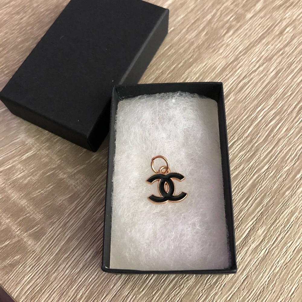 Chanel zipper pull